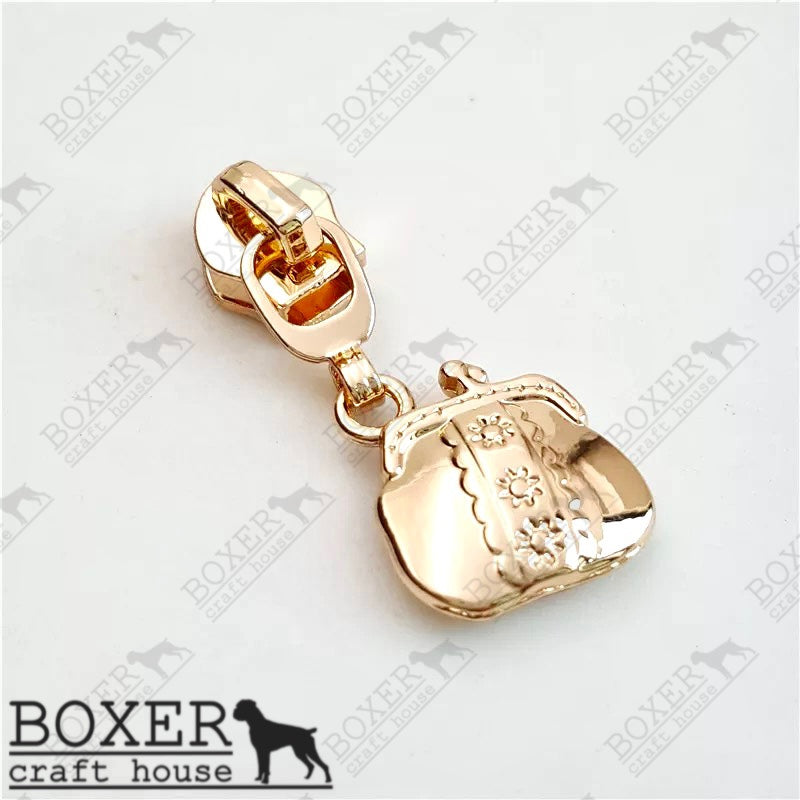 Purse #5 Zipper Pull