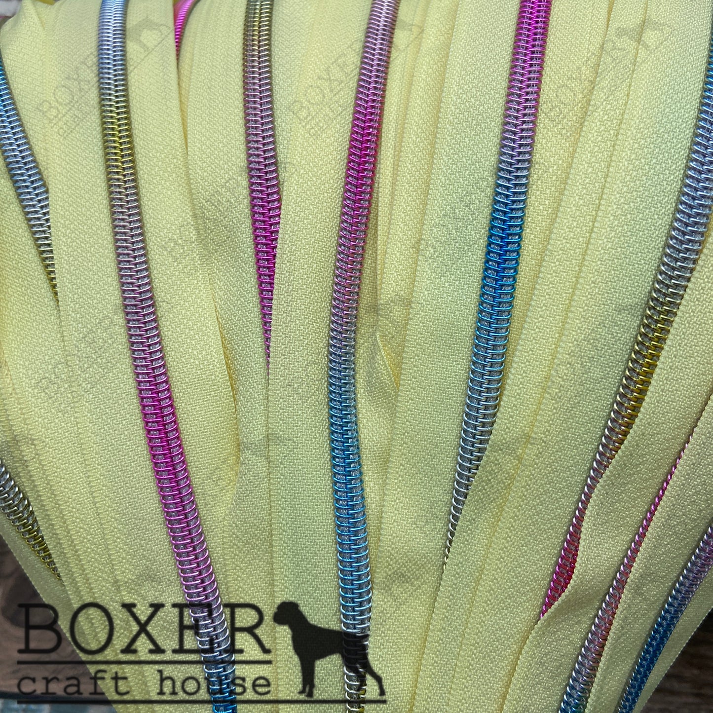 Nylon #5 Zipper - Rainbow Coil Buttercream Tape 3 Yard