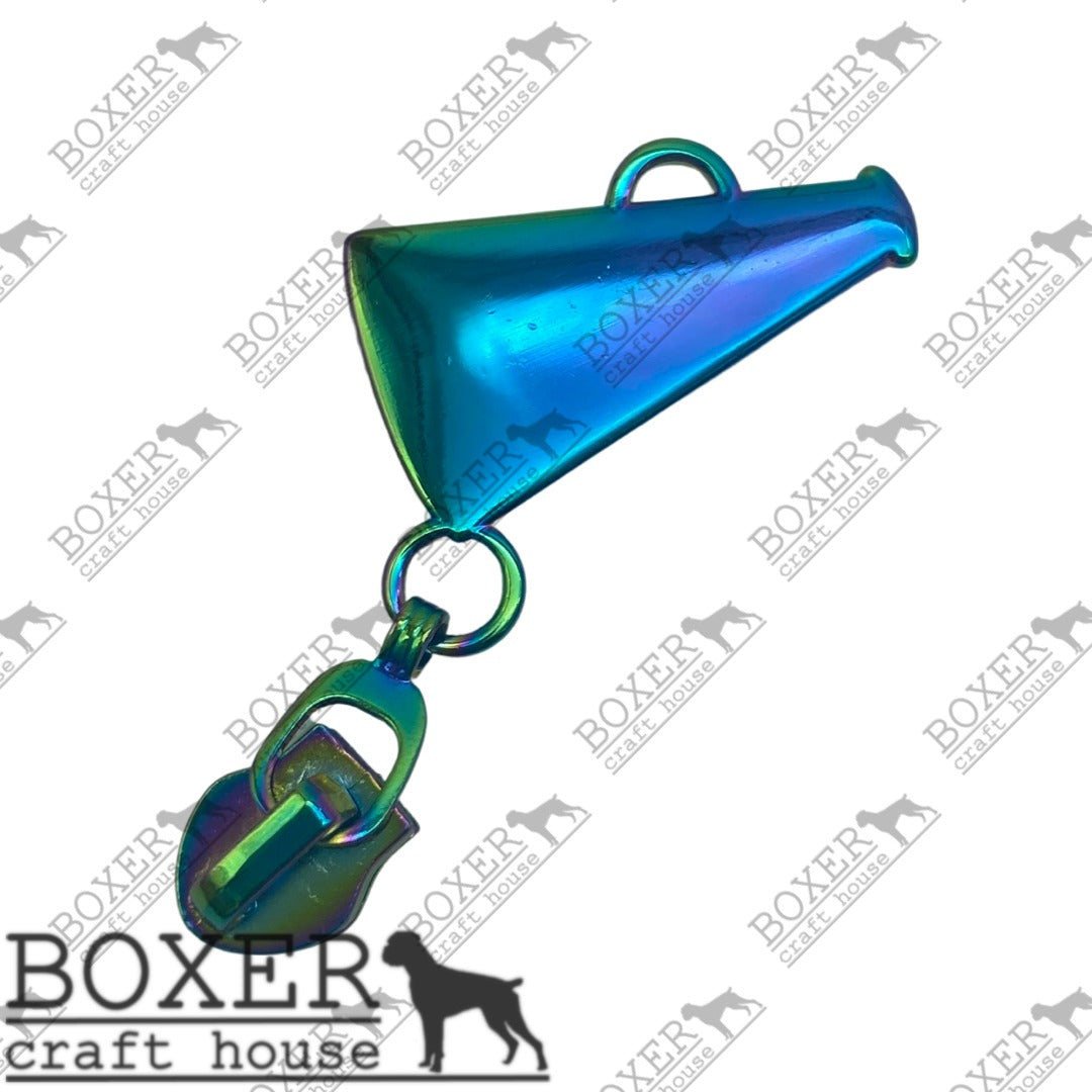 Megaphone #5 Zipper Pull