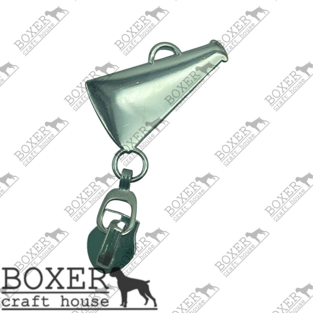 Megaphone #5 Zipper Pull