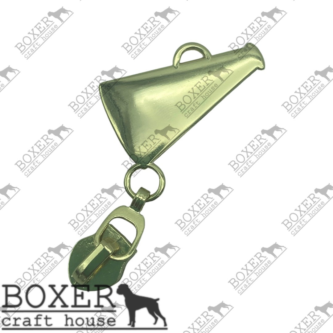 Megaphone #5 Zipper Pull