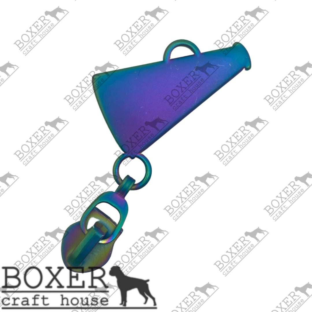 Megaphone #5 Zipper Pull