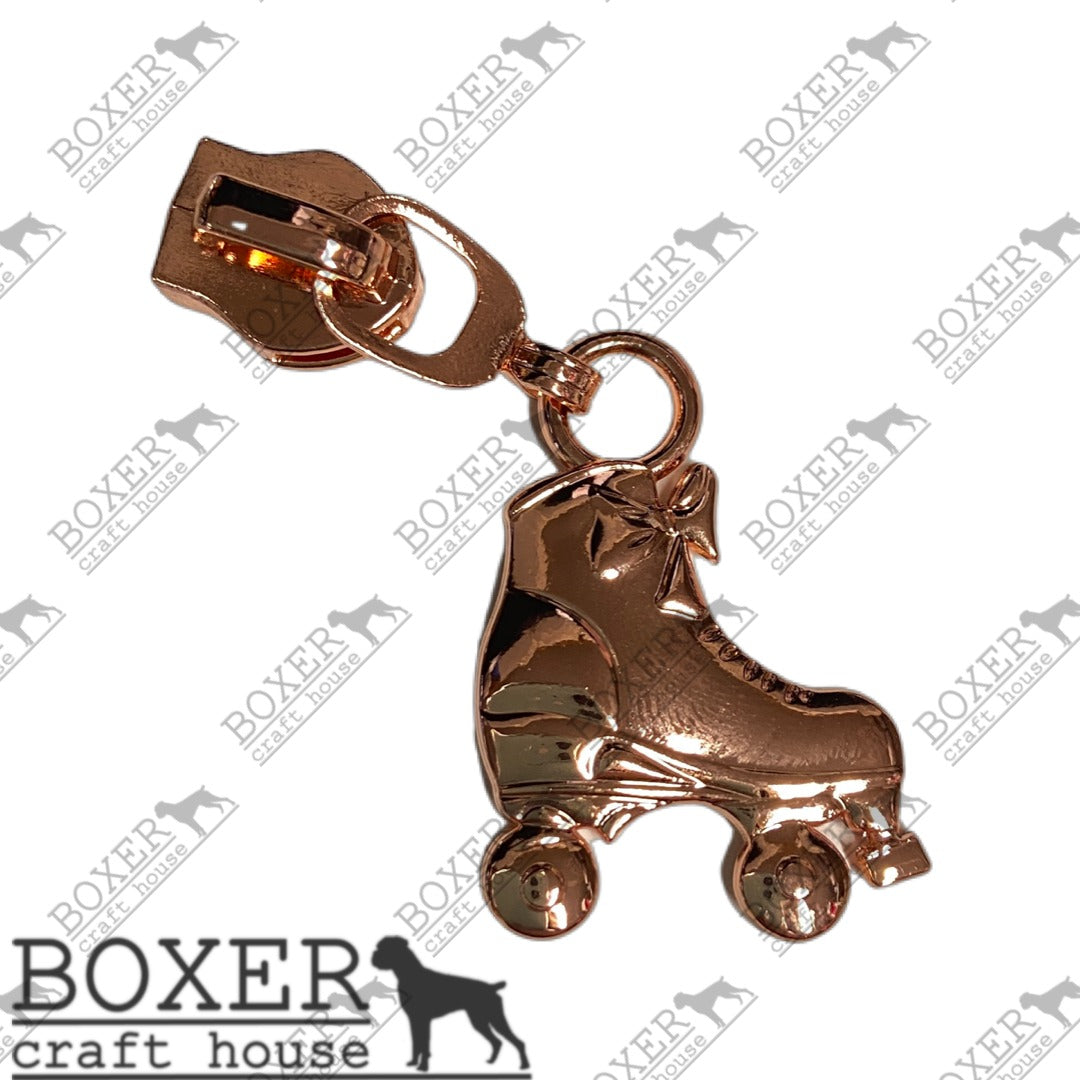 Roller Skate #5 Zipper Pull