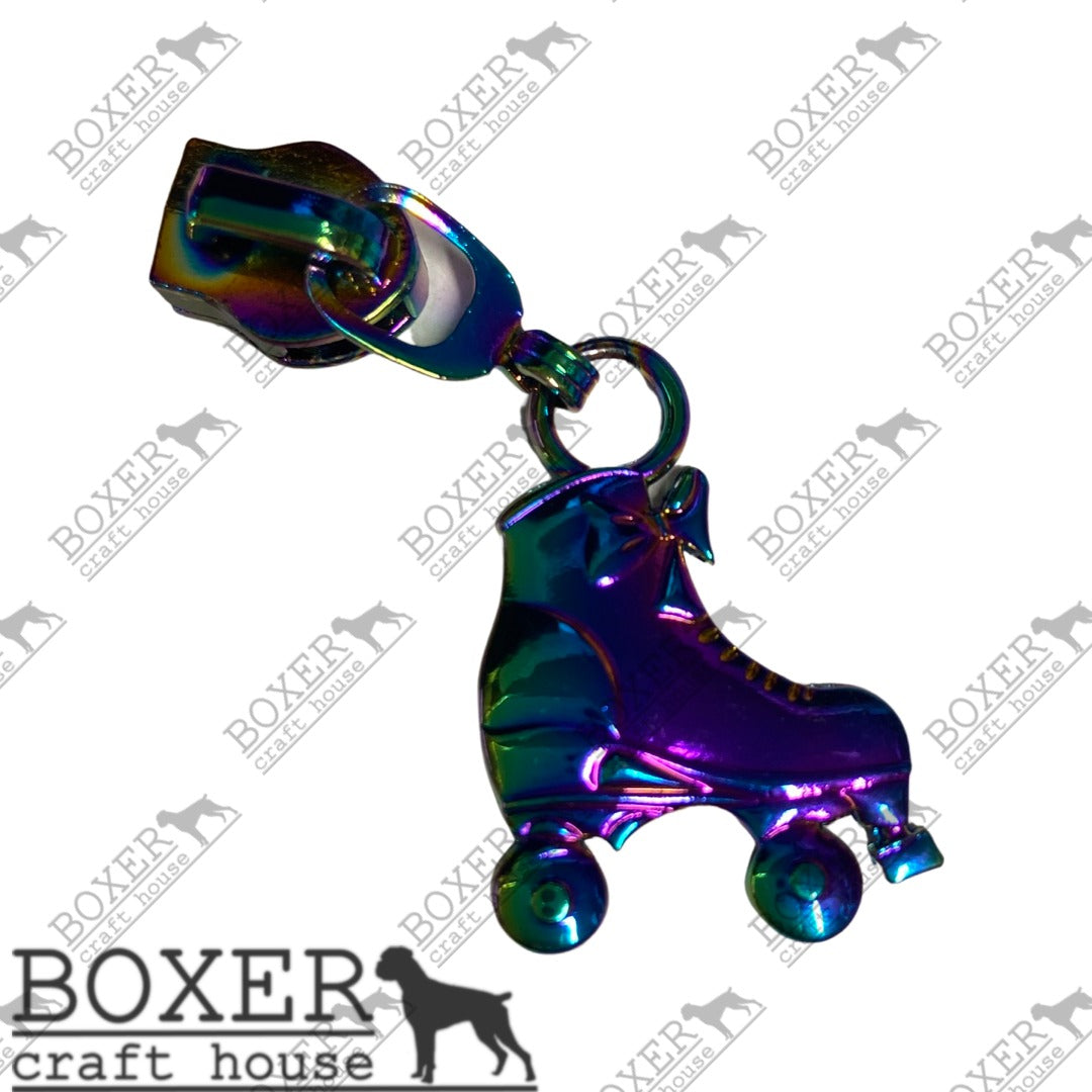 Roller Skate #5 Zipper Pull