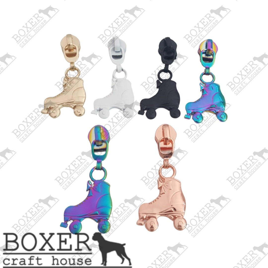 Roller Skate #5 Zipper Pull